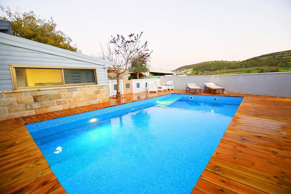 32881 המתחם החיצוני, לוילה בגליל, וילה  בחוסן וילות - Vila 4 U