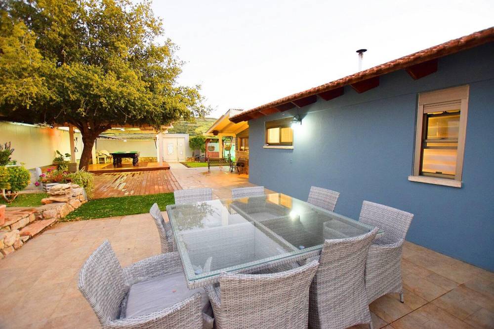 32886 המתחם החיצוני, לוילה בגליל, וילה  בחוסן וילות - Vila 4 U