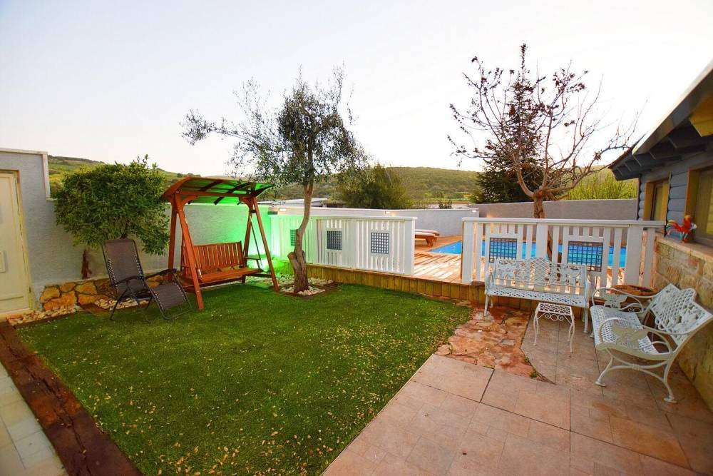 32888 המתחם החיצוני, לוילה בגליל, וילה  בחוסן וילות - Vila 4 U