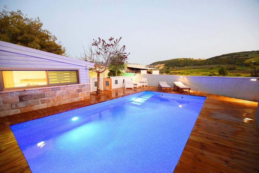 32893 המתחם החיצוני, לוילה בגליל, וילה  בחוסן וילות - Vila 4 U