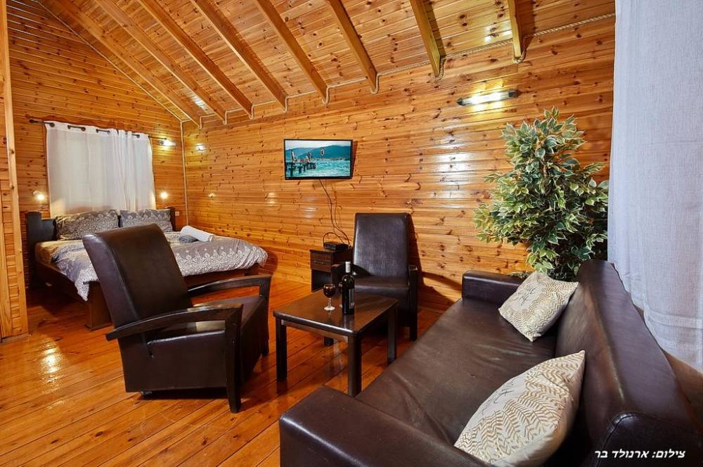 35184 פנים הצימרים, אגם בגליל, וילה  בעבדון וילות - Vila 4 U