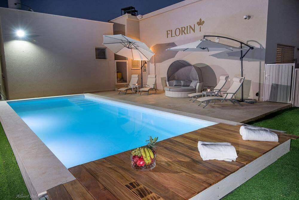 40253 מתחם חיצוני, וילה פלורין, וילה  במנות וילות - Vila 4 U