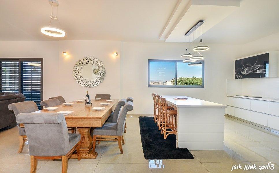 40331 פנים הוילה, וילה אינפיניטי, וילה  במשמר הירדן וילות - Vila 4 U