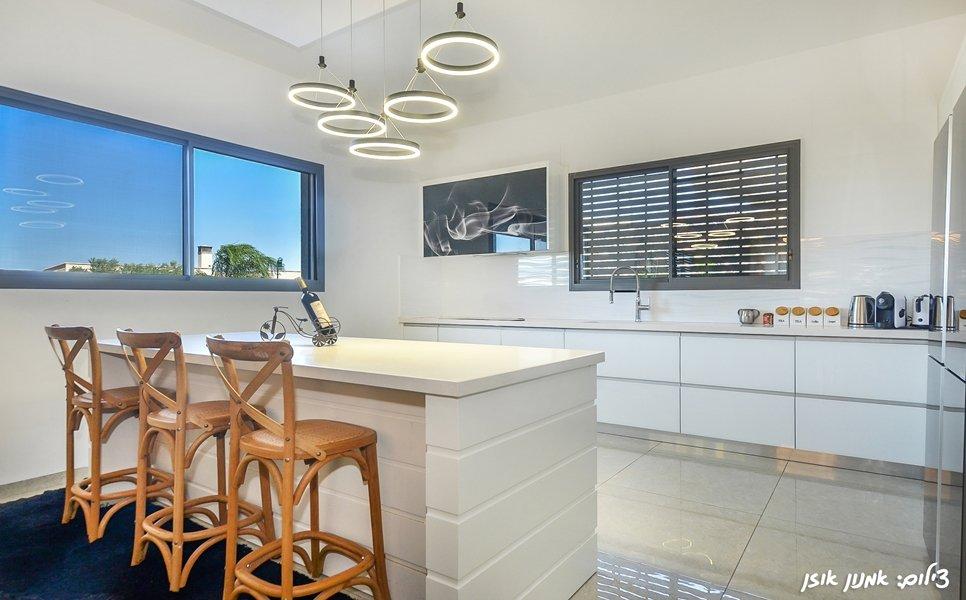 40332 פנים הוילה, וילה אינפיניטי, וילה  במשמר הירדן וילות - Vila 4 U