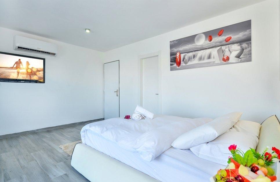 40333 פנים הוילה, וילה אינפיניטי, וילה  במשמר הירדן וילות - Vila 4 U