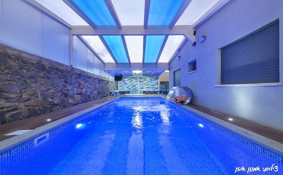 40338 המתחם החיצוני, וילה אינפיניטי, וילה  במשמר הירדן וילות - Vila 4 U