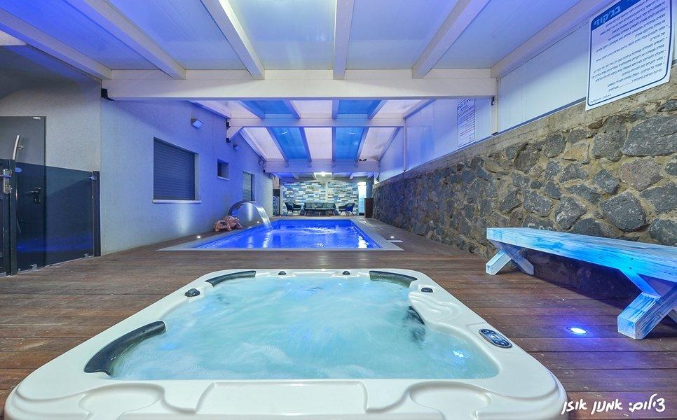 40339 המתחם החיצוני, וילה אינפיניטי, וילה  במשמר הירדן וילות - Vila 4 U