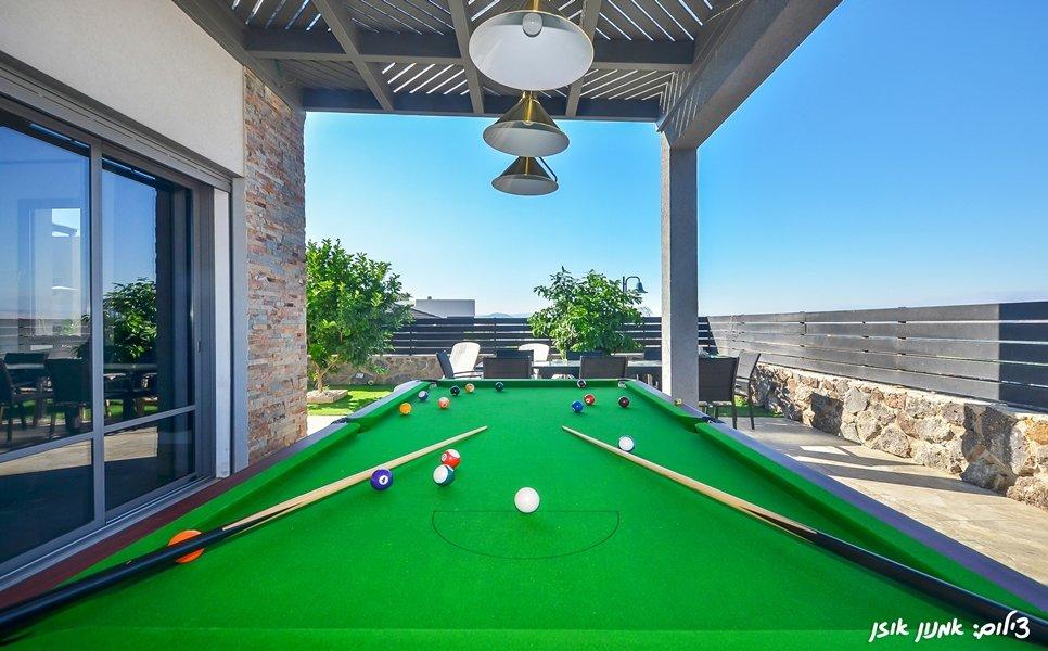 40343 המתחם החיצוני, וילה אינפיניטי, וילה  במשמר הירדן וילות - Vila 4 U