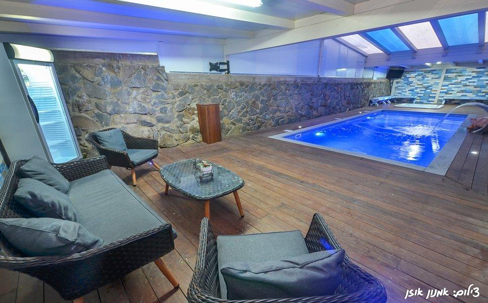 40346 המתחם החיצוני, וילה אינפיניטי, וילה  במשמר הירדן וילות - Vila 4 U