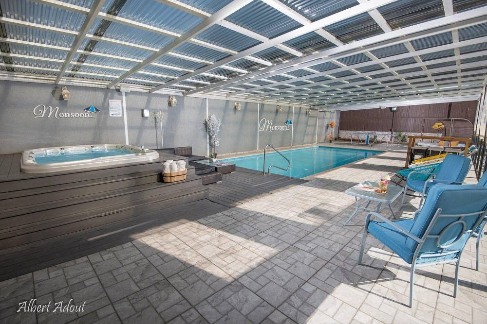 42296 מתחם חיצוני ובריכה, וילה מונסון פרימיום, וילה  בעין יעקב וילות - Vila 4 U