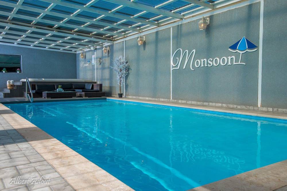 42300 מתחם חיצוני ובריכה, וילה מונסון פרימיום, וילה  בעין יעקב וילות - Vila 4 U