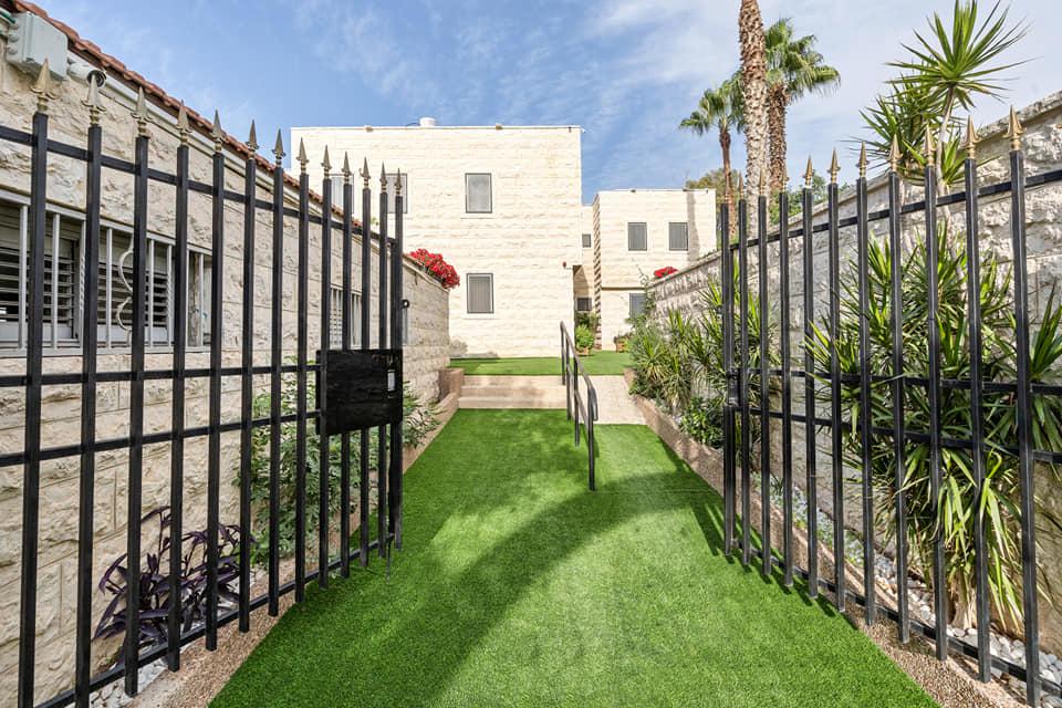 42522 החצר והבריכה, מלון לה פינקה  La Finca, וילה  בבאר שבע וילות - Vila 4 U