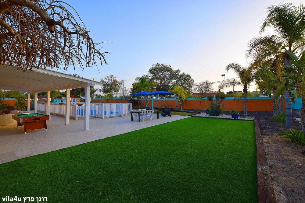 42816 החצר והבריכה, אחוזת רפאל ריזורט, וילה  בתלמי אליהו וילות - Vila 4 U