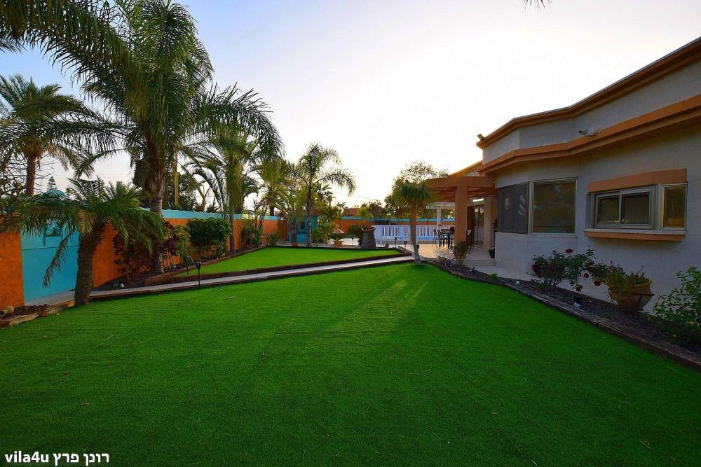 42817 החצר והבריכה, אחוזת רפאל ריזורט, וילה  בתלמי אליהו וילות - Vila 4 U