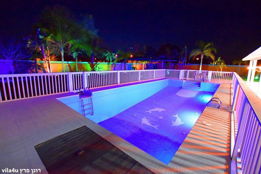42825 החצר והבריכה, אחוזת רפאל ריזורט, וילה  בתלמי אליהו וילות - Vila 4 U