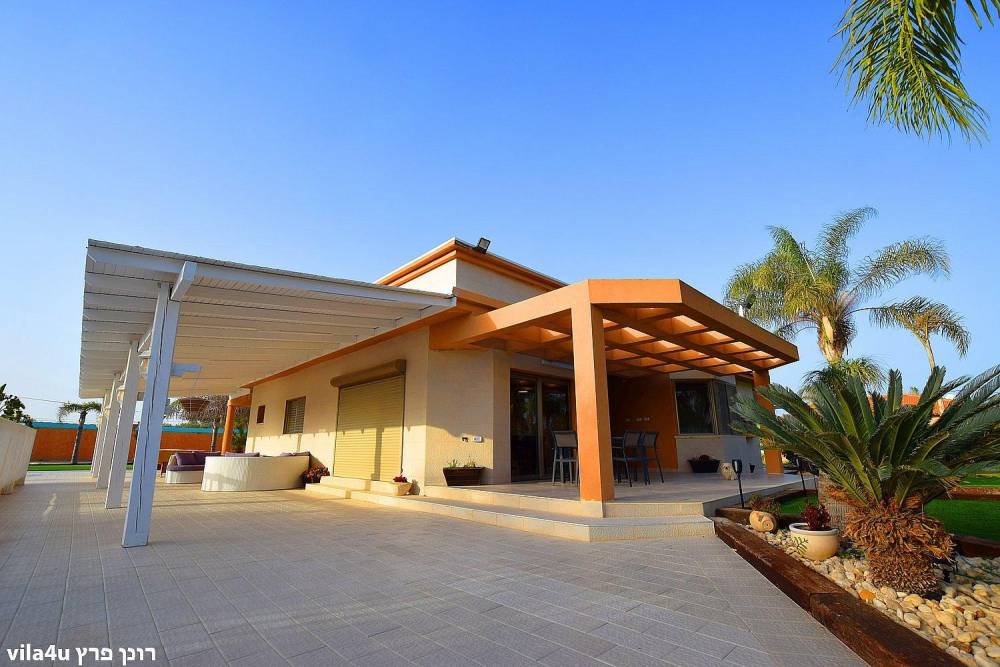 42826 החצר והבריכה, אחוזת רפאל ריזורט, וילה  בתלמי אליהו וילות - Vila 4 U