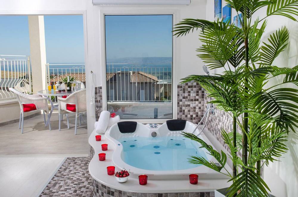 44636 סוויטות נוף, לה וילה בלנקה, וילה  בחד נס וילות - Vila 4 U