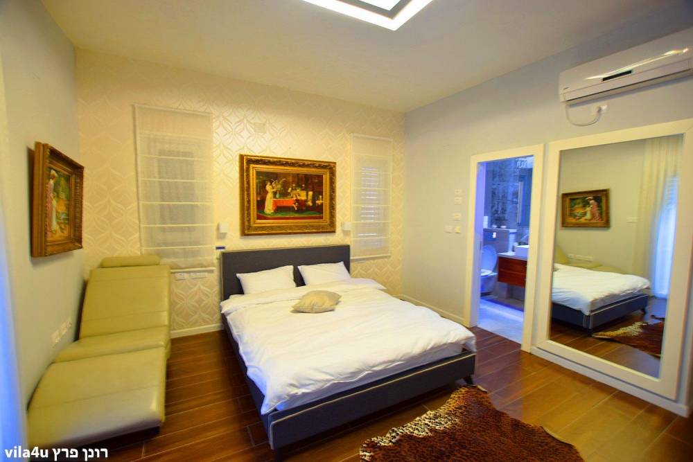 46079 חדרי שינה ורחצה, וילה אוריס, וילה  בנהריה וילות - Vila 4 U