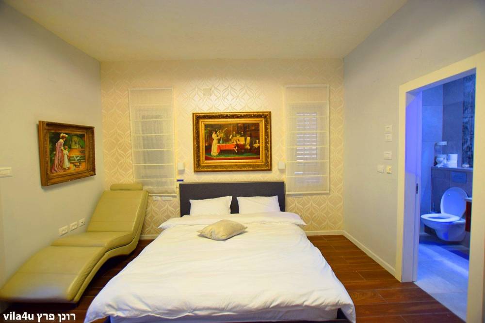 46080 חדרי שינה ורחצה, וילה אוריס, וילה  בנהריה וילות - Vila 4 U