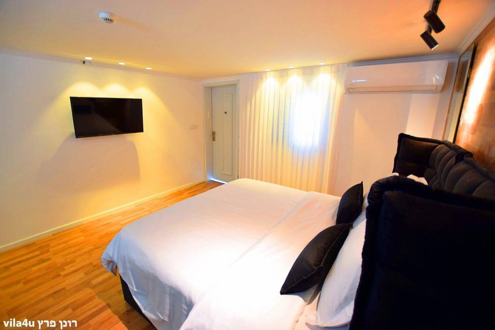 46163 מתחם פנימי, בית האצילים איוונטס, וילה  בנתניה וילות - Vila 4 U