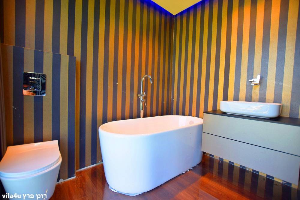 46165 מתחם פנימי, בית האצילים איוונטס, וילה  בנתניה וילות - Vila 4 U