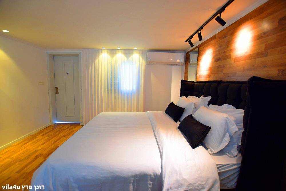 46166 מתחם פנימי, בית האצילים איוונטס, וילה  בנתניה וילות - Vila 4 U