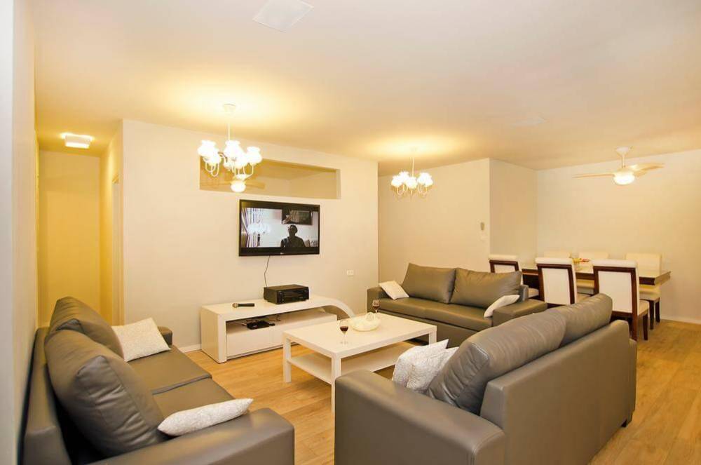 48293 המתחם הפנימי, אחוזת ליר, וילה  בשדה יצחק וילות - Vila 4 U