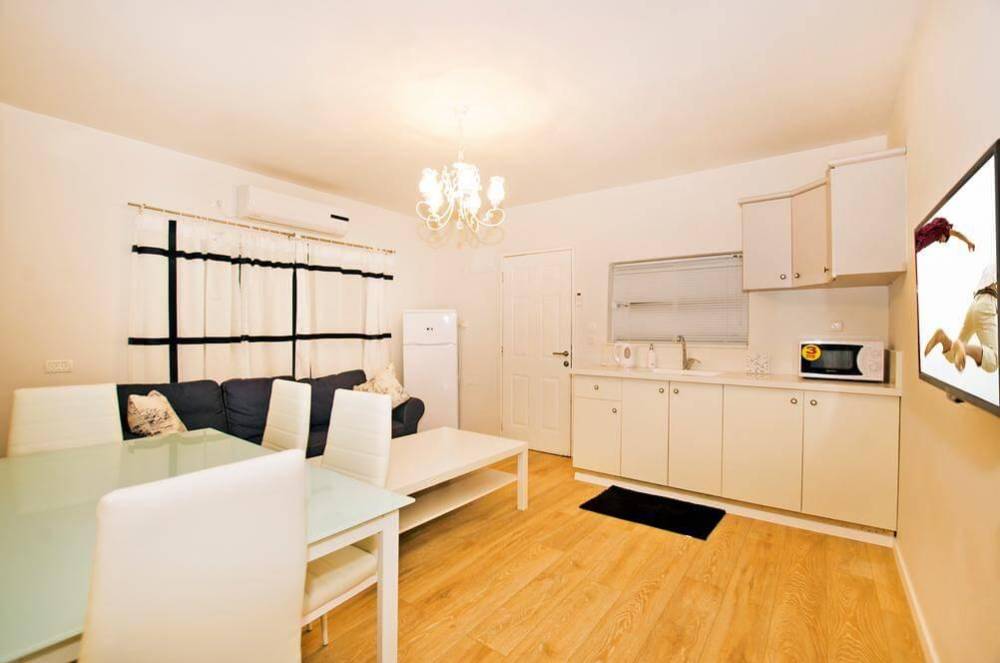 48296 המתחם הפנימי, אחוזת ליר, וילה  בשדה יצחק וילות - Vila 4 U