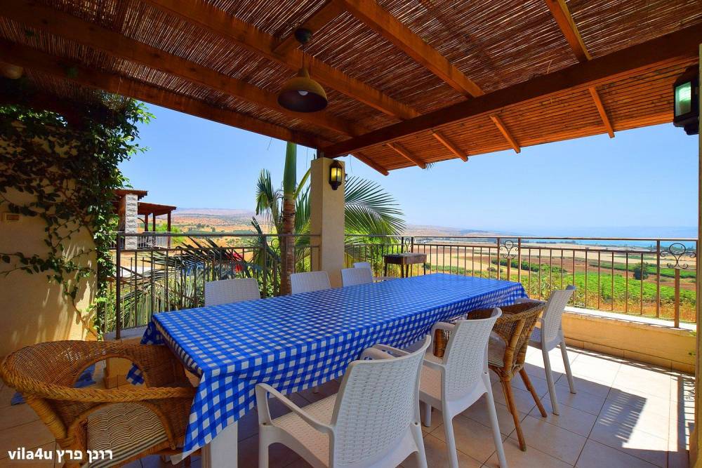 48546 החצר והבריכה, וילה כנרת שלי, וילה  במגדל וילות - Vila 4 U