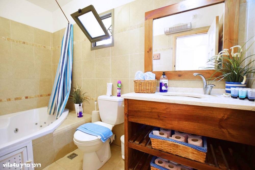 48562 מתחם פנימי, וילה כנרת שלי, וילה  במגדל וילות - Vila 4 U