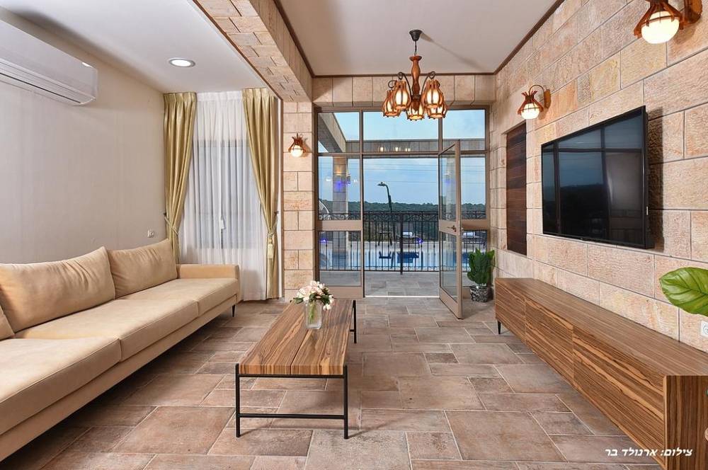 50270 פנים האחוזה, האחוזה הירושלמית בגליל, וילה  במנות וילות - Vila 4 U