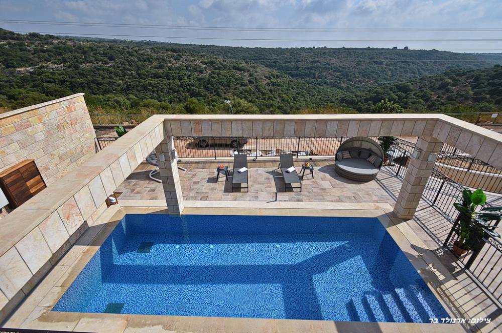 50283 המתחם החיצוני, האחוזה הירושלמית בגליל, וילה  במנות וילות - Vila 4 U