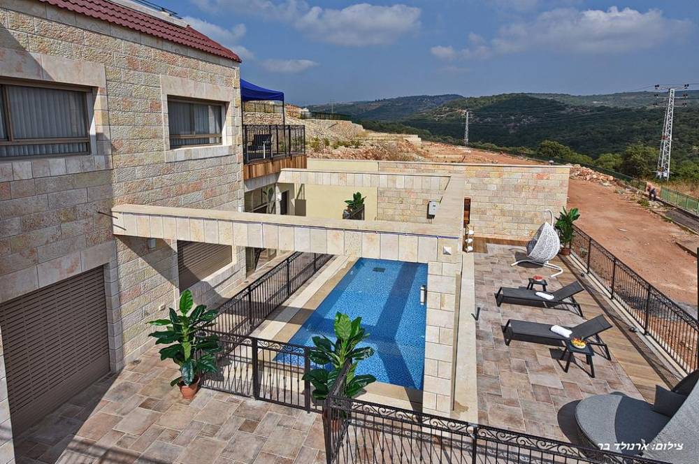 50284 המתחם החיצוני, האחוזה הירושלמית בגליל, וילה  במנות וילות - Vila 4 U