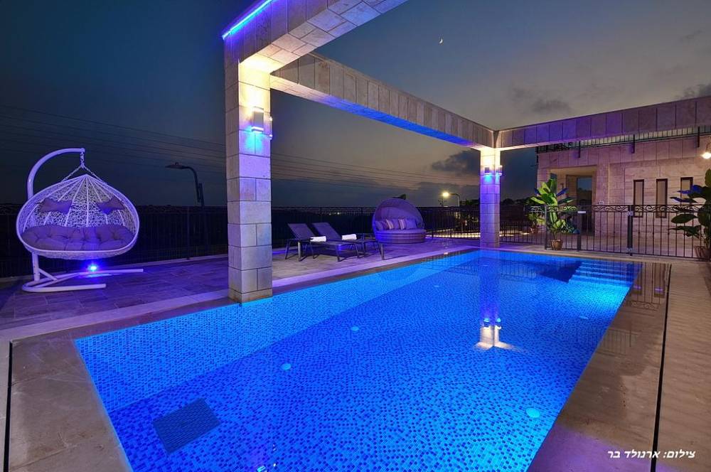 50290 המתחם החיצוני, האחוזה הירושלמית בגליל, וילה  במנות וילות - Vila 4 U