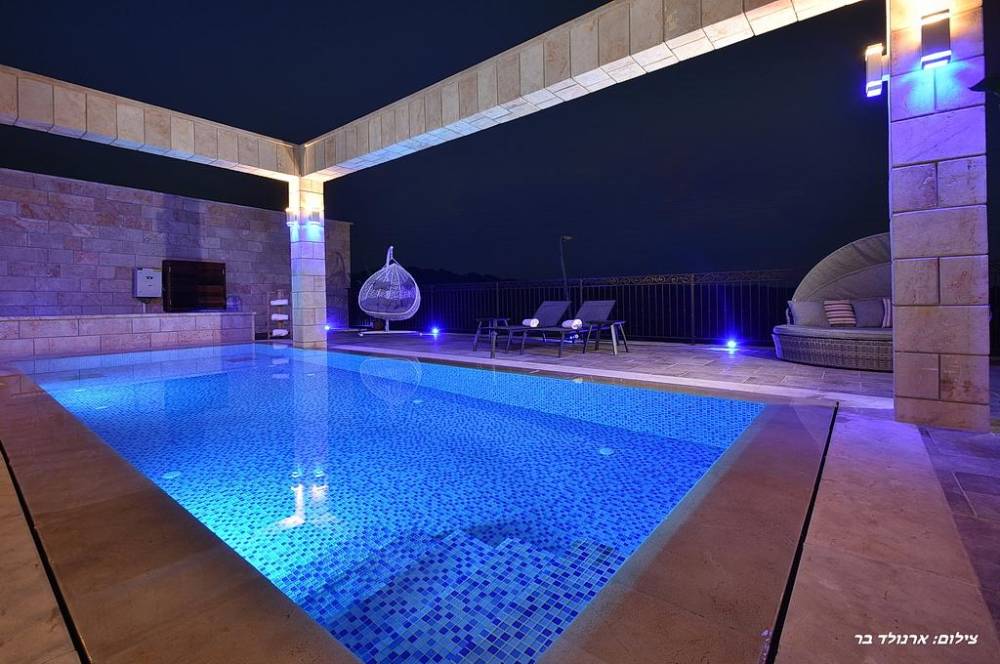 50291 המתחם החיצוני, האחוזה הירושלמית בגליל, וילה  במנות וילות - Vila 4 U