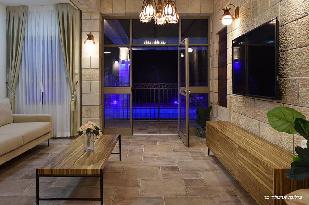 50298 המתחם החיצוני, האחוזה הירושלמית בגליל, וילה  במנות וילות - Vila 4 U