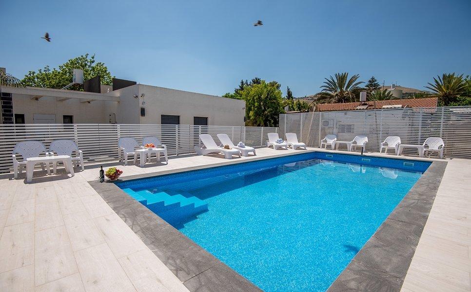 50474 המתחם החיצוני, וילה אריסטו, וילה  באליפלט וילות - Vila 4 U