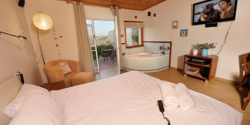 50551 הצימרים, לוז בכנרת, וילה  ביבנאל וילות - Vila 4 U