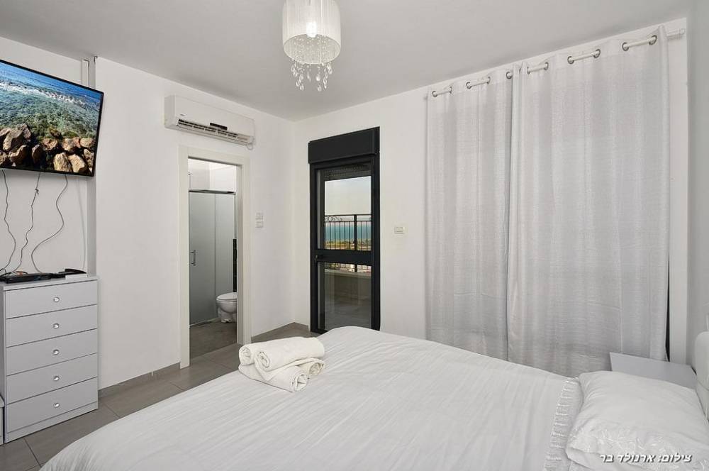 52099 המקום של רפאל, המקום של רפאל, וילה  במגדל וילות - Vila 4 U