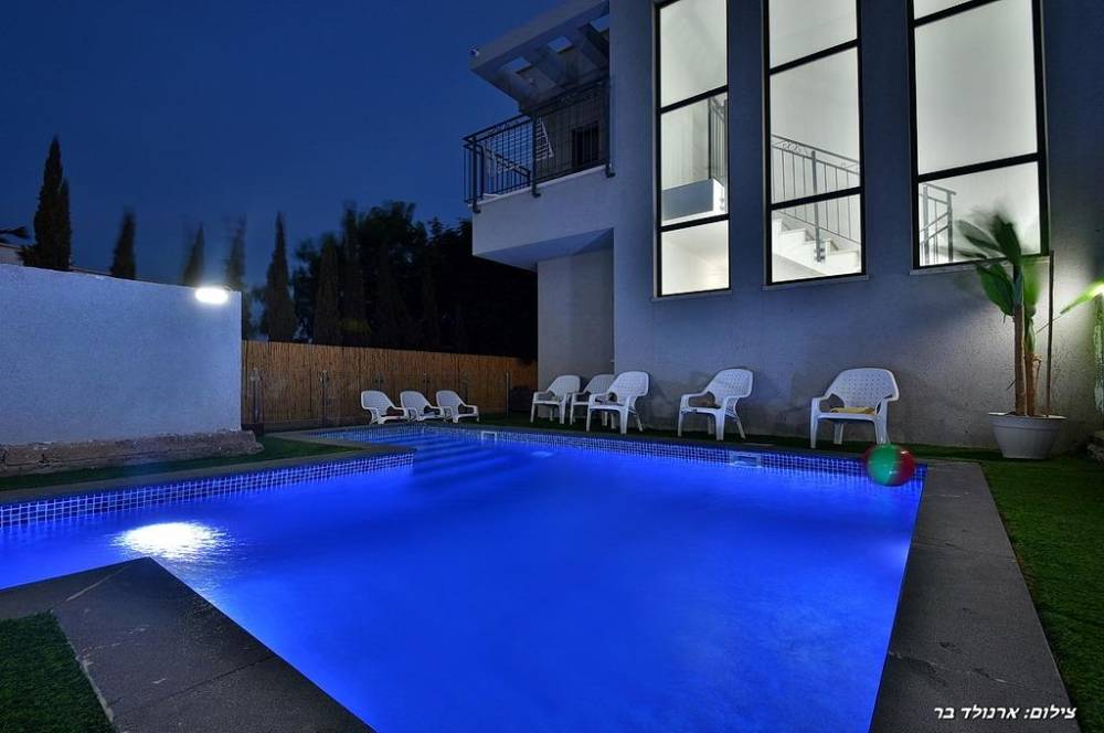 52104 המקום של רפאל, המקום של רפאל, וילה  במגדל וילות - Vila 4 U