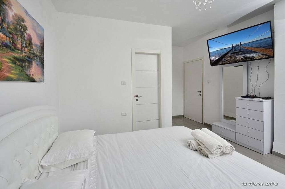 52107 המקום של רפאל, המקום של רפאל, וילה  במגדל וילות - Vila 4 U