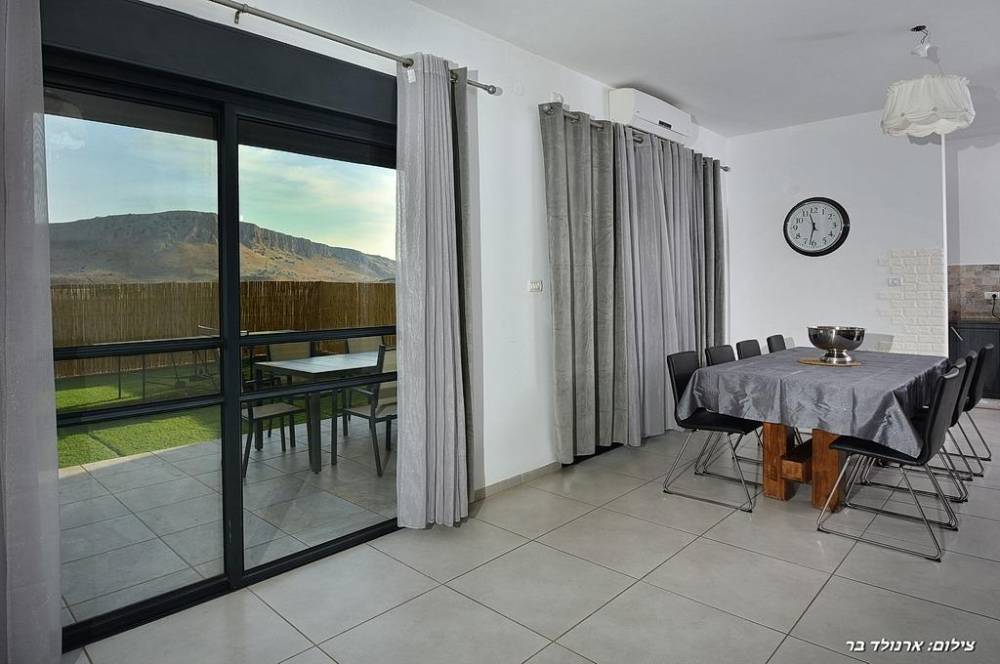 52111 המקום של רפאל, המקום של רפאל, וילה  במגדל וילות - Vila 4 U