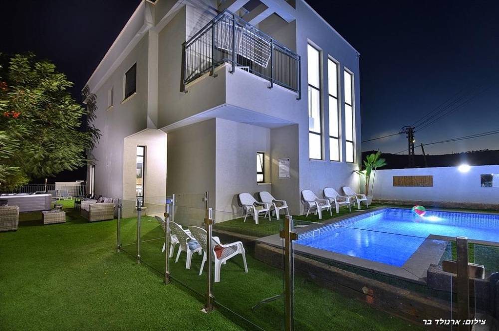 52119 המקום של רפאל, המקום של רפאל, וילה  במגדל וילות - Vila 4 U