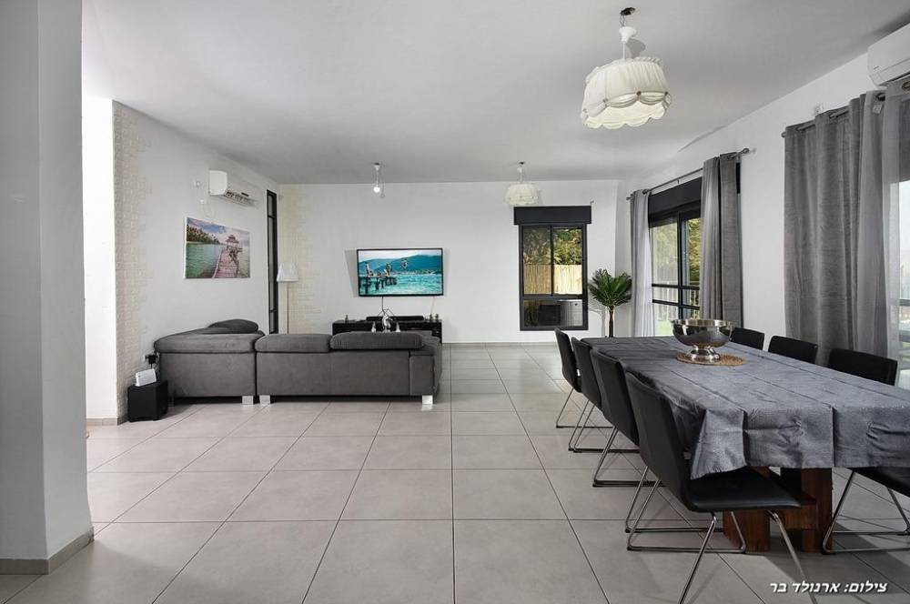 52127 המקום של רפאל, המקום של רפאל, וילה  במגדל וילות - Vila 4 U