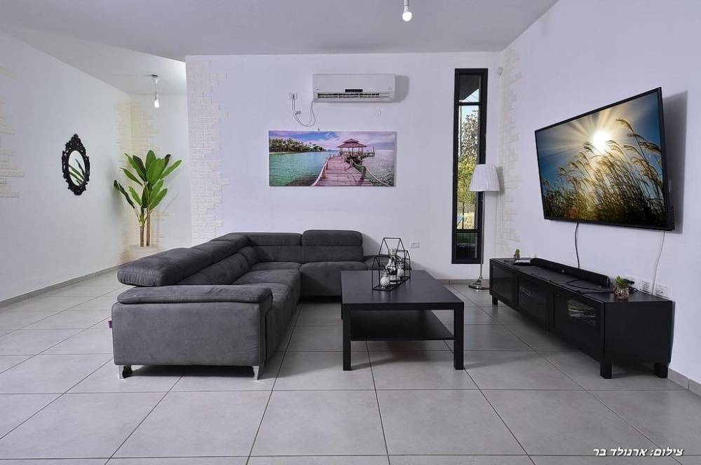 52135 המקום של רפאל, המקום של רפאל, וילה  במגדל וילות - Vila 4 U