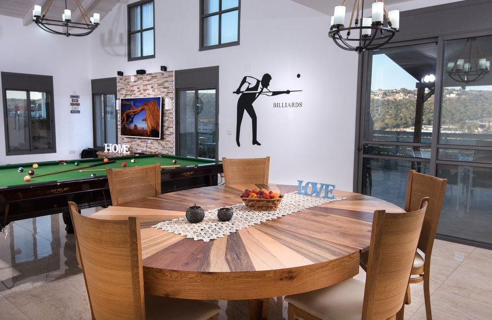 52470 פנים הוילה והחדרים, אחוזת אגם בוטיק, וילה  בשומרה וילות - Vila 4 U