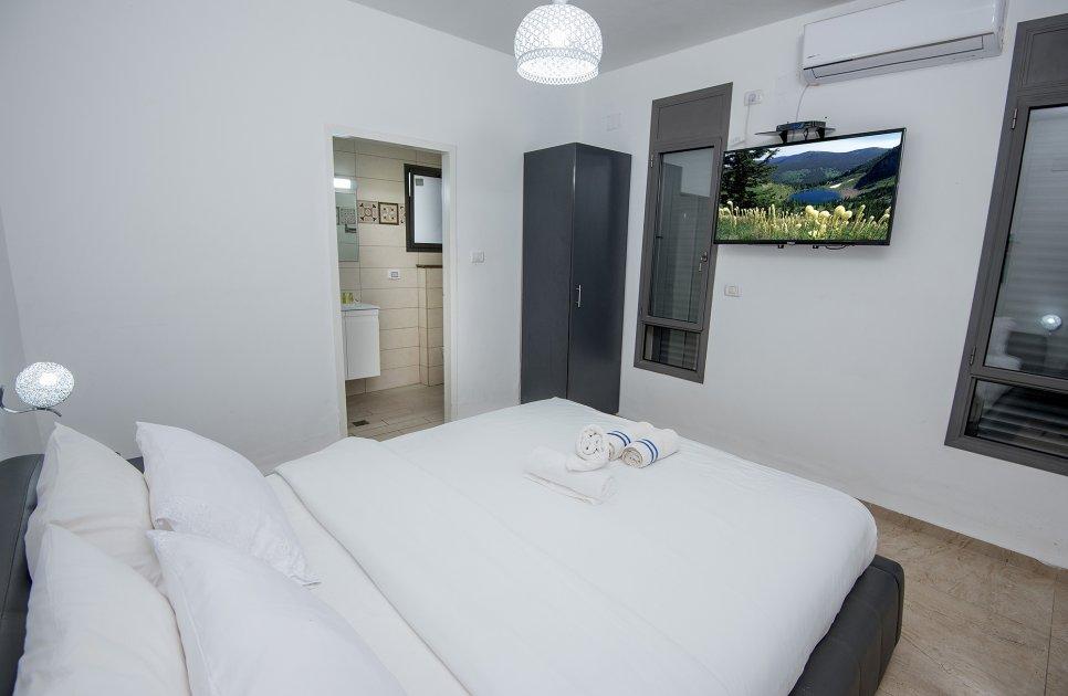 52473 פנים הוילה והחדרים, אחוזת אגם בוטיק, וילה  בשומרה וילות - Vila 4 U