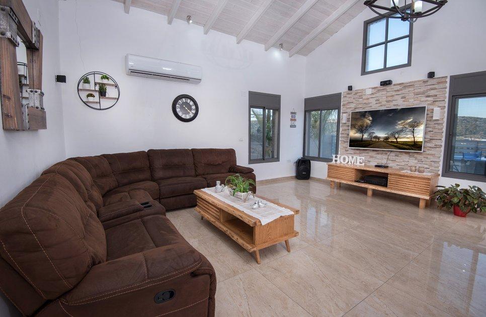 52475 פנים הוילה והחדרים, אחוזת אגם בוטיק, וילה  בשומרה וילות - Vila 4 U