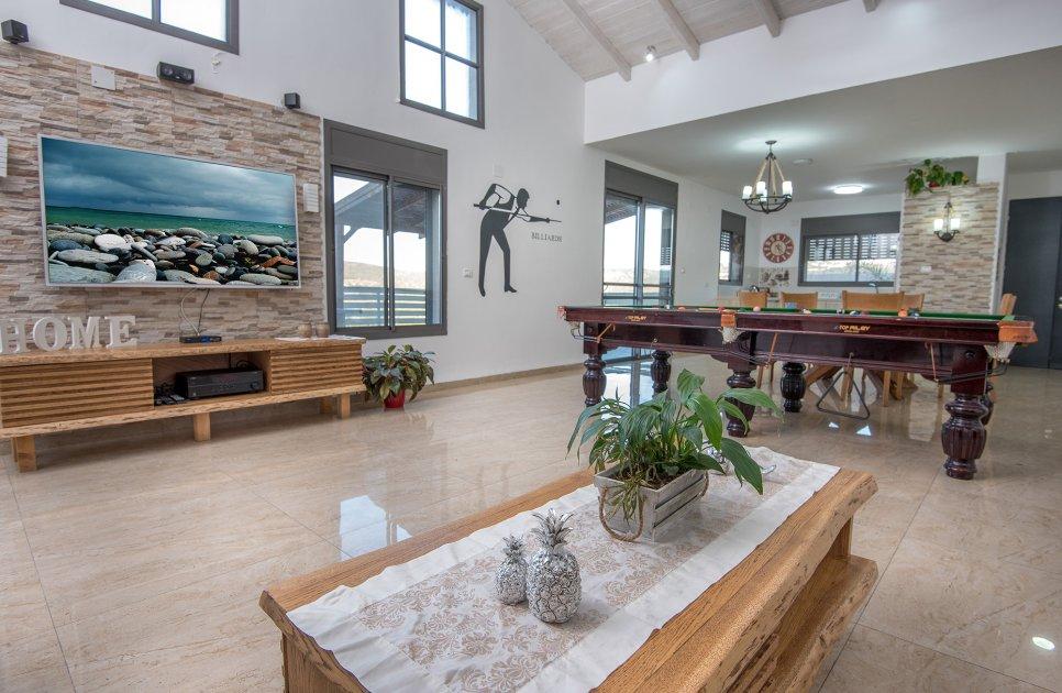 52477 פנים הוילה והחדרים, אחוזת אגם בוטיק, וילה  בשומרה וילות - Vila 4 U