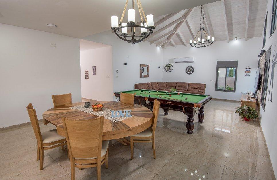 52480 פנים הוילה והחדרים, אחוזת אגם בוטיק, וילה  בשומרה וילות - Vila 4 U